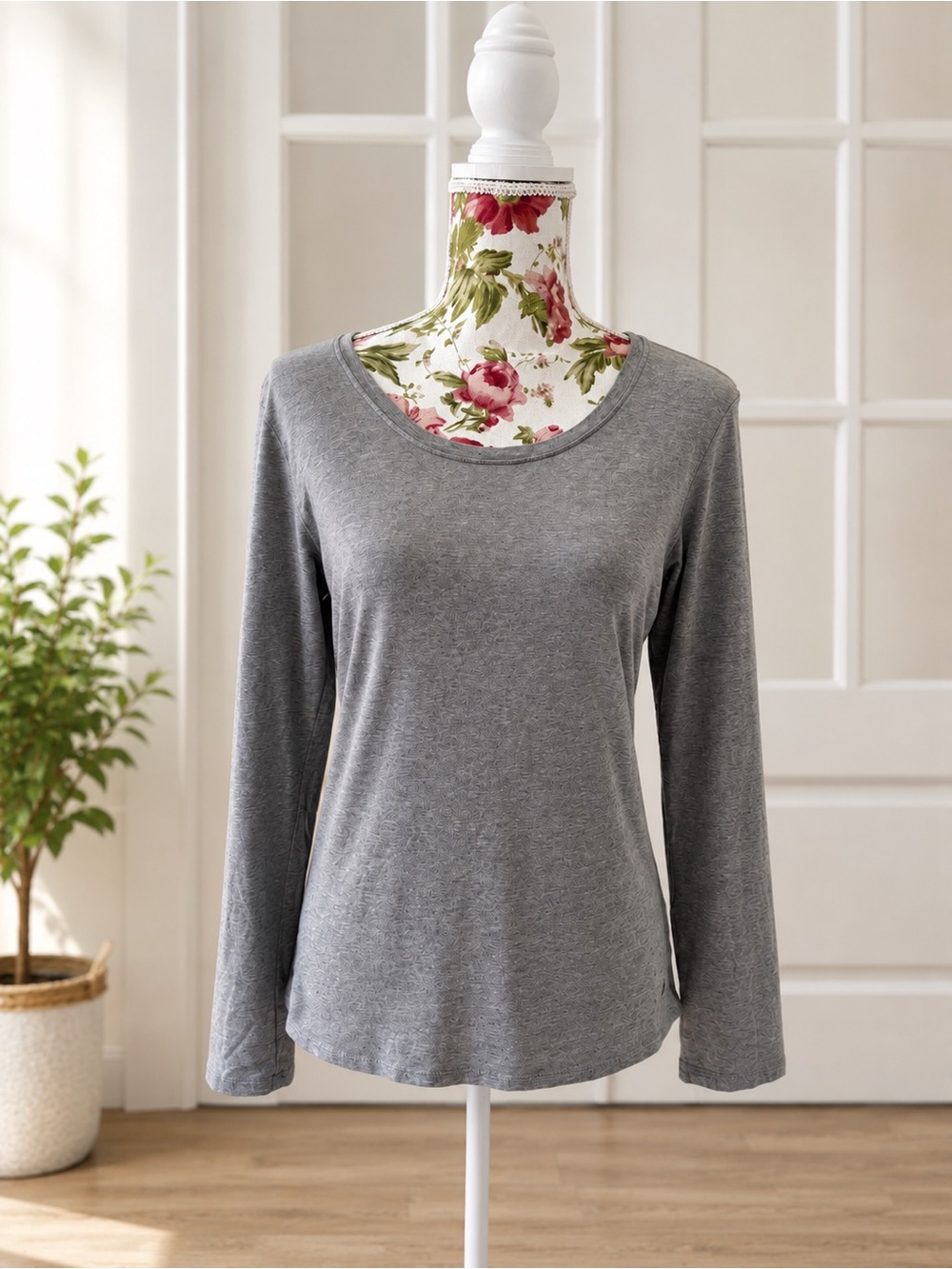 Lucky Brand Gray Long Sleeve Scoop Neck Stretch Tee Shirt Women’s XL Soft
